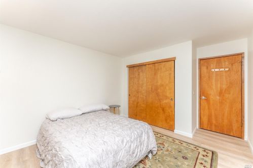 1533 Yardley St, Santa Rosa CA 95403-2397 exterior