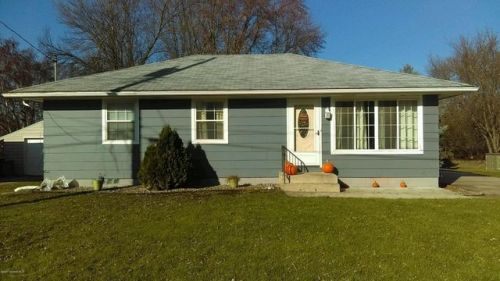 331 2nd St, Byron MN  55920-1250 exterior