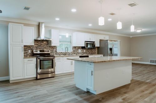 3217 Timothy St, Apopka FL  32703-6047 exterior