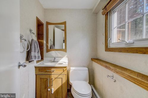 107 Bartholomew Rd, Berwyn PA  19312-1604 exterior