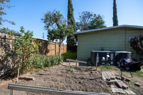 9 Ashley Ave, Woodland CA  95695-2509 exterior