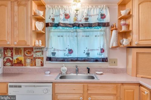 533 Morison St, Charles Town WV  25414-1144 exterior