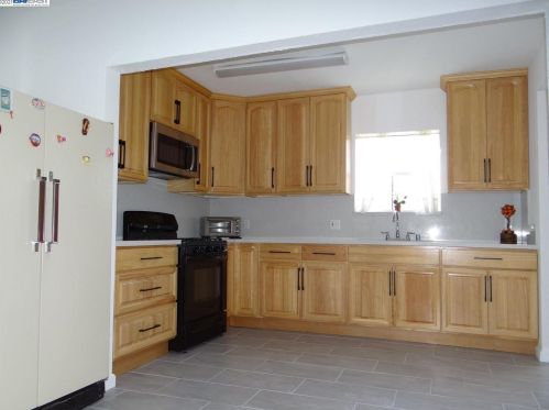 1434 Havenscourt Blvd, Oakland CA  94621-3628 exterior