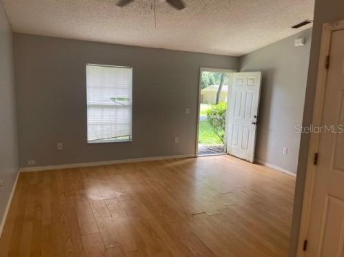 1360 17th St, Orange City, FL 32763-2523