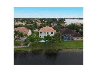 3220 192nd Ave, Hollywood, FL 33029-5821