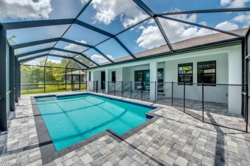 2222 18th St, Cape Coral, FL 33909-4629