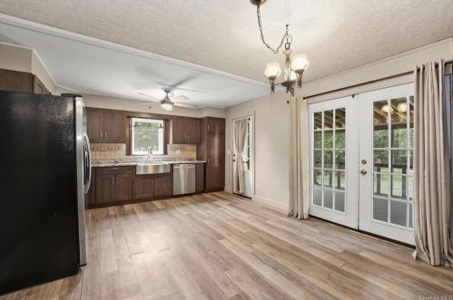 17 Widmer Rd, New Hamburg NY  12590-3019 exterior