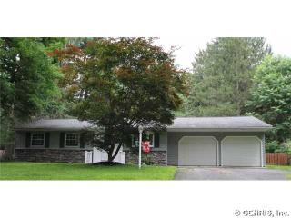 9 Twin Brooks Rd, Fairport, NY 14450-2819