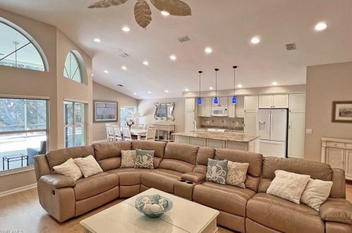 7747 Citrus Hill Ln, Naples, FL 34109-0606