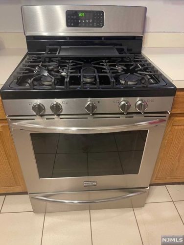 842 Juniper Way, Mahwah NJ  07430-3458 exterior