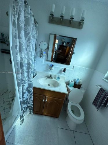 935 Nautilus Isle, Dania Beach FL  33004-2356 exterior