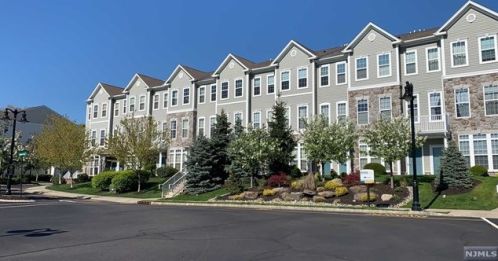 28 Aster Ln, Outwater NJ  07026-3562 exterior