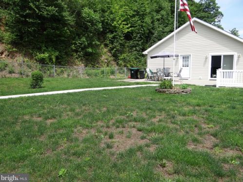 27 Eaton St, Schuylkill Haven PA  17972-1022 exterior