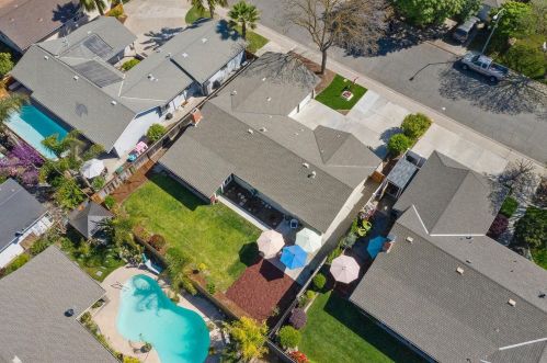 613 Mayflower St, Modesto CA  95356-1411 exterior
