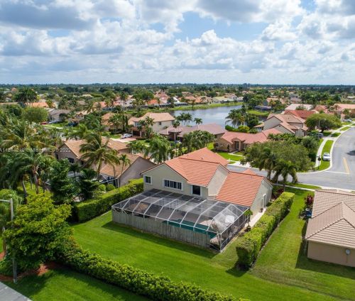 1122 195 Ave, Hollywood FL 33029-3272 exterior