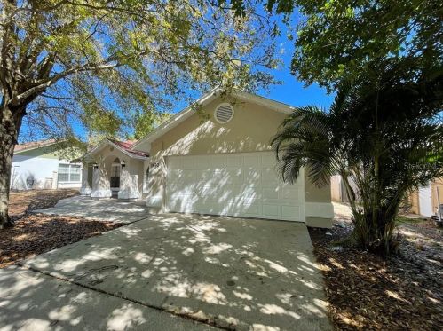 1490 Club Dr, Tarpon Springs, FL 34689-7004