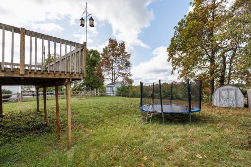 42 Meadow Wood Dr, Florence KY  41042-9323 exterior