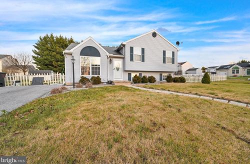 78 Canterbury Ave, Cross Roads, PA 17322-9259