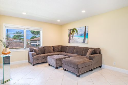 5790 Princess Palm Ct, Delray Beach, FL 33484-2024
