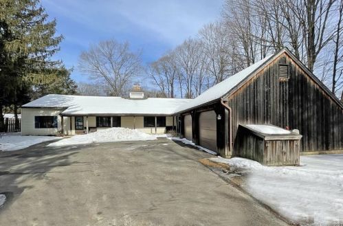 62 Westwood Rd, Woodbury, CT 06798-2718