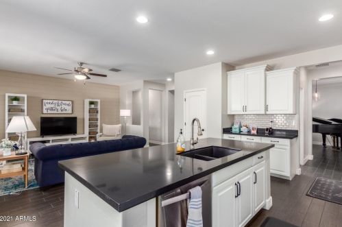 3948 Strawberry Dr, Gilbert AZ  85298-3703 exterior