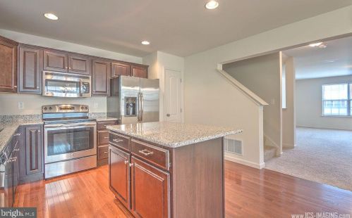 6448 Creekbend Dr, Navy Sup Dpt PA  17050-4002 exterior