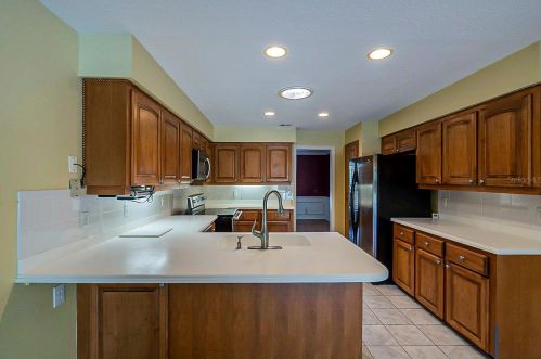 8941 Turnberry Ct, Orlando, FL 32819-4010