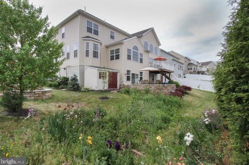 1954 Canyon Creek Rd, Gilbertsville PA  19525-7003 exterior