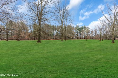 201 Applegate Ln, East Brunswick NJ  08816-5018 exterior