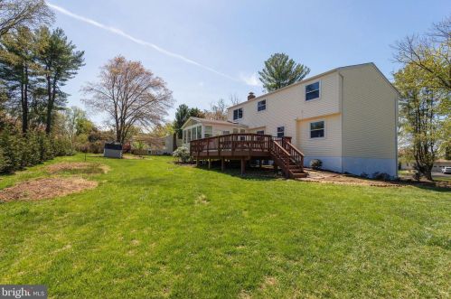 10624 Cavalcade St, Great Falls VA  22066-2427 exterior