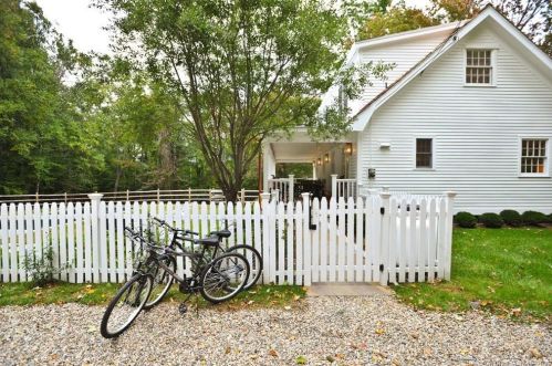 31 South St, Washington Depot CT  06793-1516 exterior