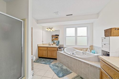 3 Killen Rd, Wallingford CT  06492-2697 exterior