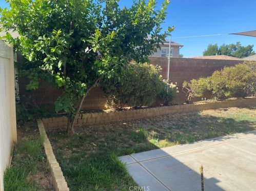 1323 Burdock St, Beaumont CA  92223-8301 exterior