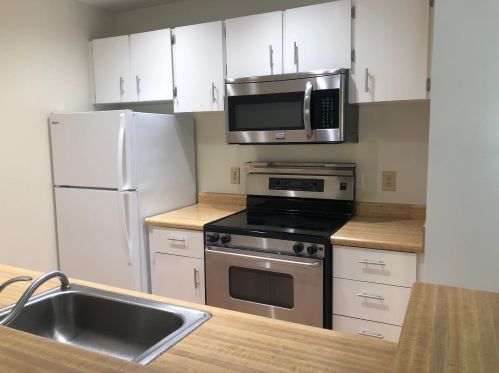 137 Piccadilly Pl, San Bruno, CA 94066-2158