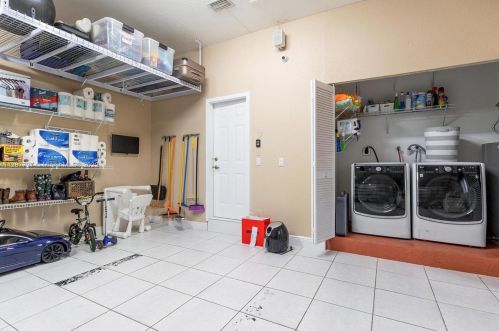 17455 91st Ct, Hialeah FL  33018-6800 exterior