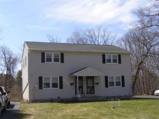 21 Hunter Rd, Bethlehem, NY 12054-1013