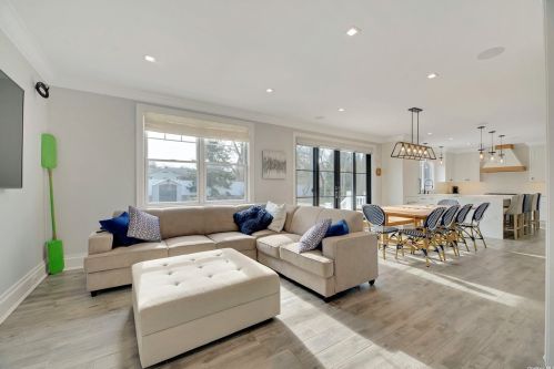 165 Marine Pl, Greenport NY  11944-2519 exterior