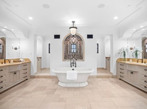 47 Echo Gln, Irvine CA  92603-0421 exterior