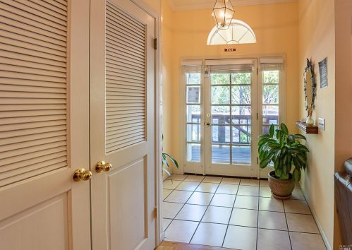 2725 Summerfield Rd, Santa Rosa, CA 95405-7860