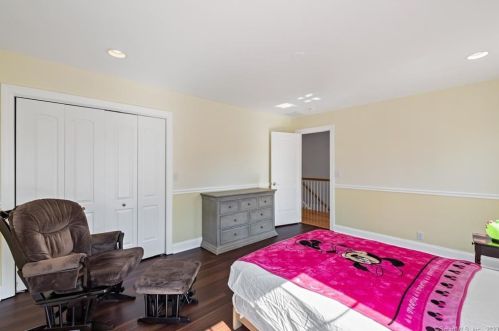 6 Nolan St, Norwalk CT  06850-2525 exterior