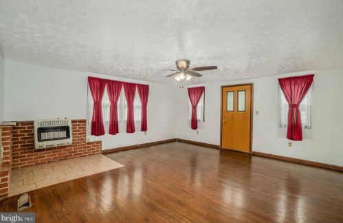 212 Stonehouse Rd, Carlisle PA  17015-9429 exterior