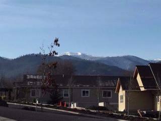923 Stoneridge Ave, Ashland, OR 97520-9163
