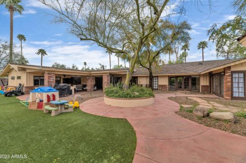 4950 Exeter Blvd, Phoenix AZ  85018-2943 exterior