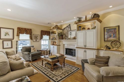 22 Golden Spruce Dr, Baiting Hollow NY  11933-1490 exterior