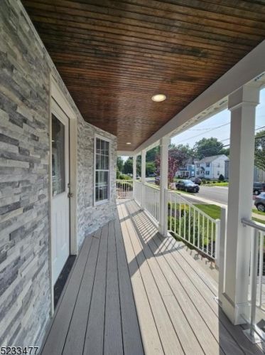 1 Burnside Ave, Cranford NJ  07016-2629 exterior
