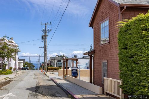 145 15th St, Del Monte Park, CA 93950-2721
