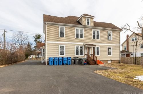 30 Foster St, Manchester CT 06040-5330 exterior