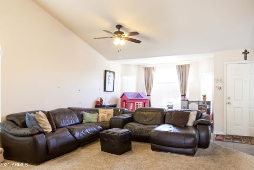 711 Los Arboles Ct, Chandler, AZ 85225-0948
