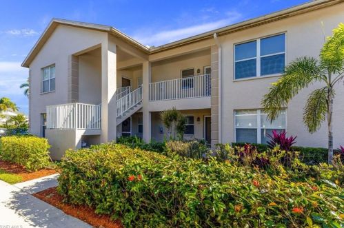 218 Gabriel Cir, Naples, FL 34104-5446