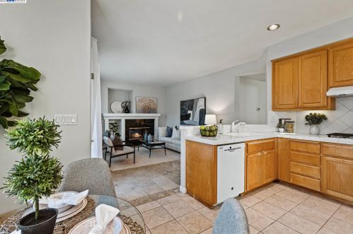 393 Squirrel Ridge Way, Danville, CA 94506-4742